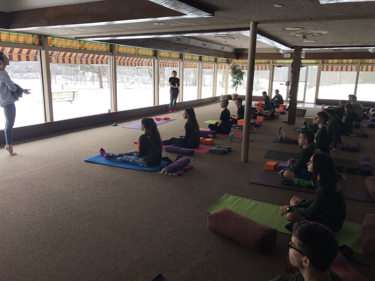 T_O_Wellness's tweet photo. #gocomets💫 Love working with these teams!! They are fun, respectful and strive for excellence! 
#YogaForEveryone #StayInTheGame #InjuryPrevention #Flexibility #Healing #Relaxation #RestoreYourBody #StrongerAndCalmer #YogaForAthletes @CometCoachGonzo @RunAmherst @trackcomets https://t.co/nnx2cagYJi