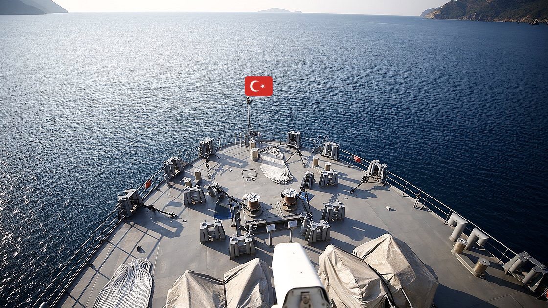 muharrembaltaci's tweet photo. #P335 kodlu #TCGİmbat ile 
#P337 kd #TCGAtak ve #TCGKalkan
#YerliÜretim Milli Savaş Gemimiz #MilGem 
#PrevezeZaferi nin yıldönümü için #İstanbul umuzda
#TurkishNavy FAC P335 TCG İmbat and P337 TCG Atak and #MilGem moored at İstanbul , dressed to commamorate the battle of Prevezza https://t.co/CiZuU2ptDU