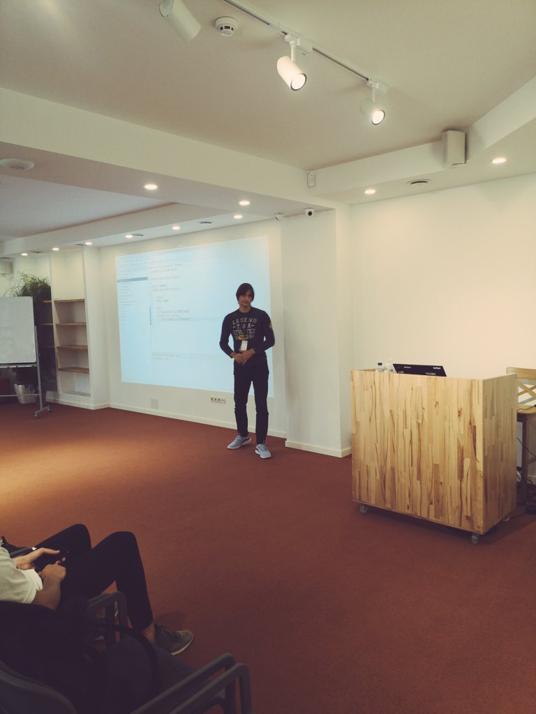 JavaDayOdesa's tweet image. The shine of @QuarkusIO by @aloubyansky at #TrackB

#JavaDayOdesa
#JavaDayOdesa2019