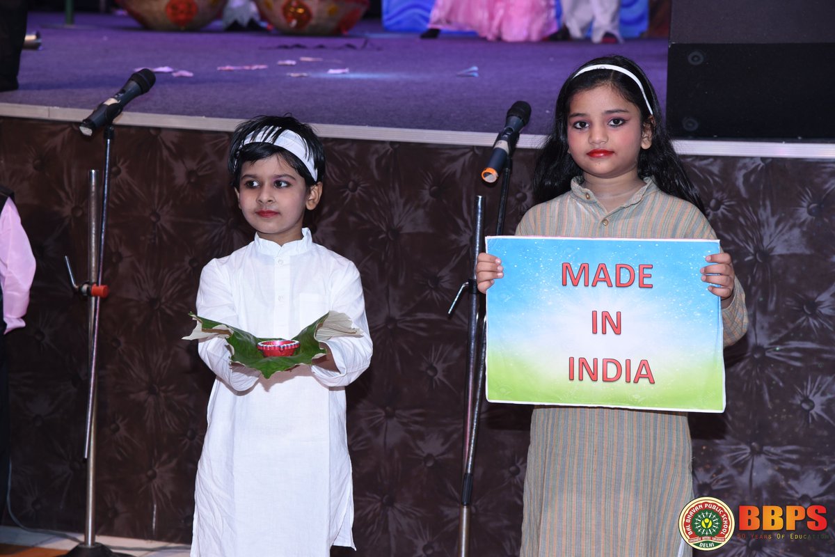 BBPSMV's tweet photo. Children paid tribute to the Father of Nation- Mahatma Gandhi and shared his philosophy of “Swachh Bharat” and  pledged to work for cleanliness and contribute towards the concern &amp; campaign of “Main Bhi Gandhi”. #mainbhigandhi #SwachhataHiSeva #balbhavanites @vividh87 https://t.co/Sl6ID8VO0k