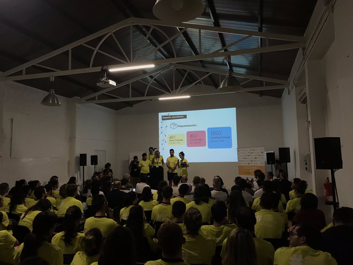 Aplauso fortísimo para “Los Teoremas” y su propuesta de Smart Building en la administración pública. Enhorabuena equipo! 
@hackathonVLC #InnovayAccionBusinessChallenge2019 #HackathonValencia