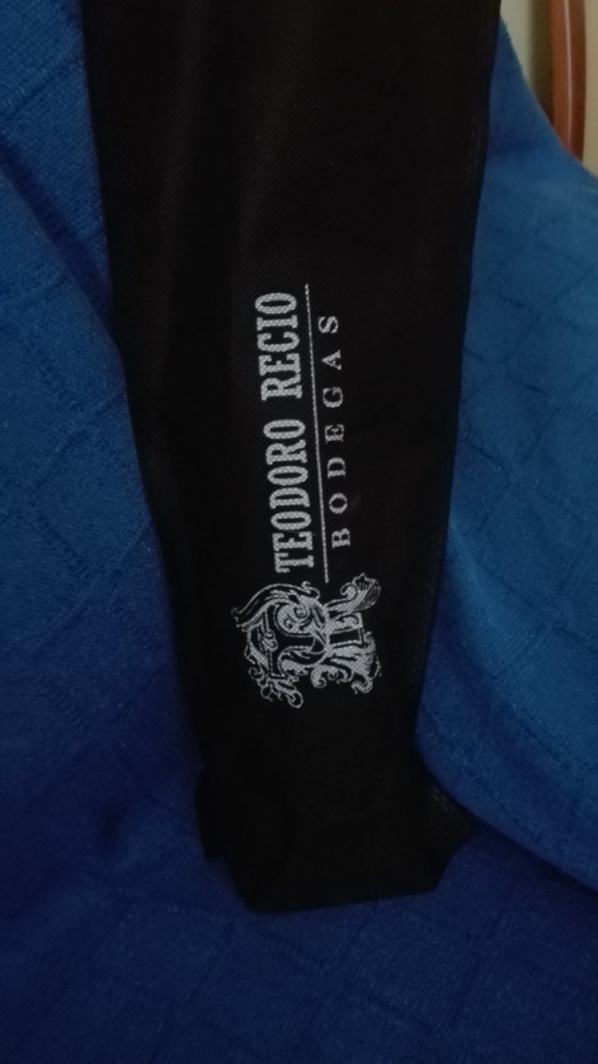 <a href="/ValladolidESDXT/">Valladolid Es Deporte</a> <a href="/bodegasteodoro/">Bodegas TeodoroRecio</a> Magnífico trato.
Excelente experiencia la vivida esta mañana.
Muchisimas gracias Roberto por la explicación de todas las fases de la vendimia y de la bodega, ha sido un placer escucharte como y con que pasión nos lo contabas.
Magnifica bodega y mejores profesionales.
 GRACIAS !!!