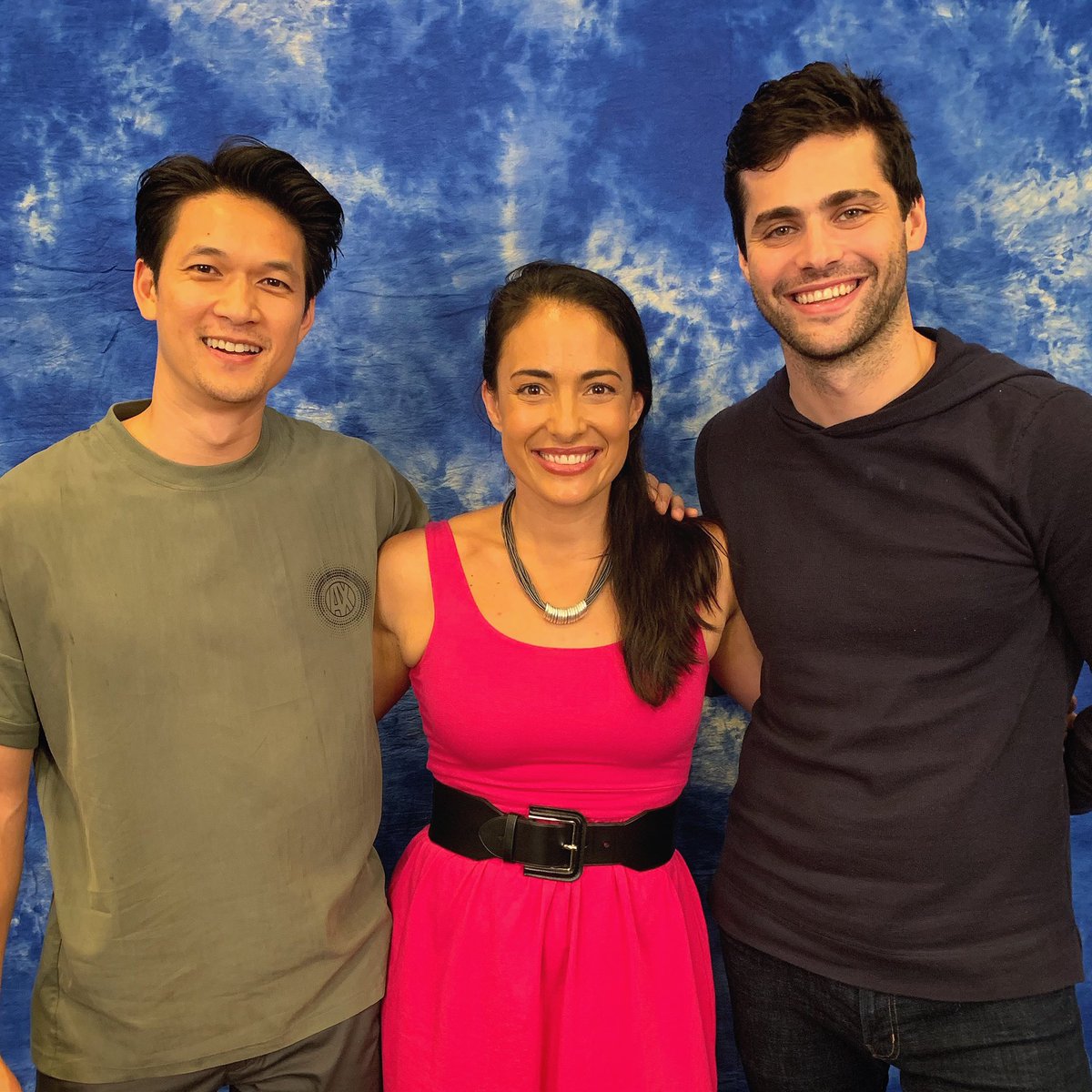 NicolaNCD's tweet image. Happy Saturday! Missing my Boys @HarryShumJr and @MatthewDaddario ❤️❤️❤️ Love you guys!😘 #thosbe @WeventsProd #Shadowhunters @ShadowhuntersTV #captainofthemalecship #malecsmama #Malec