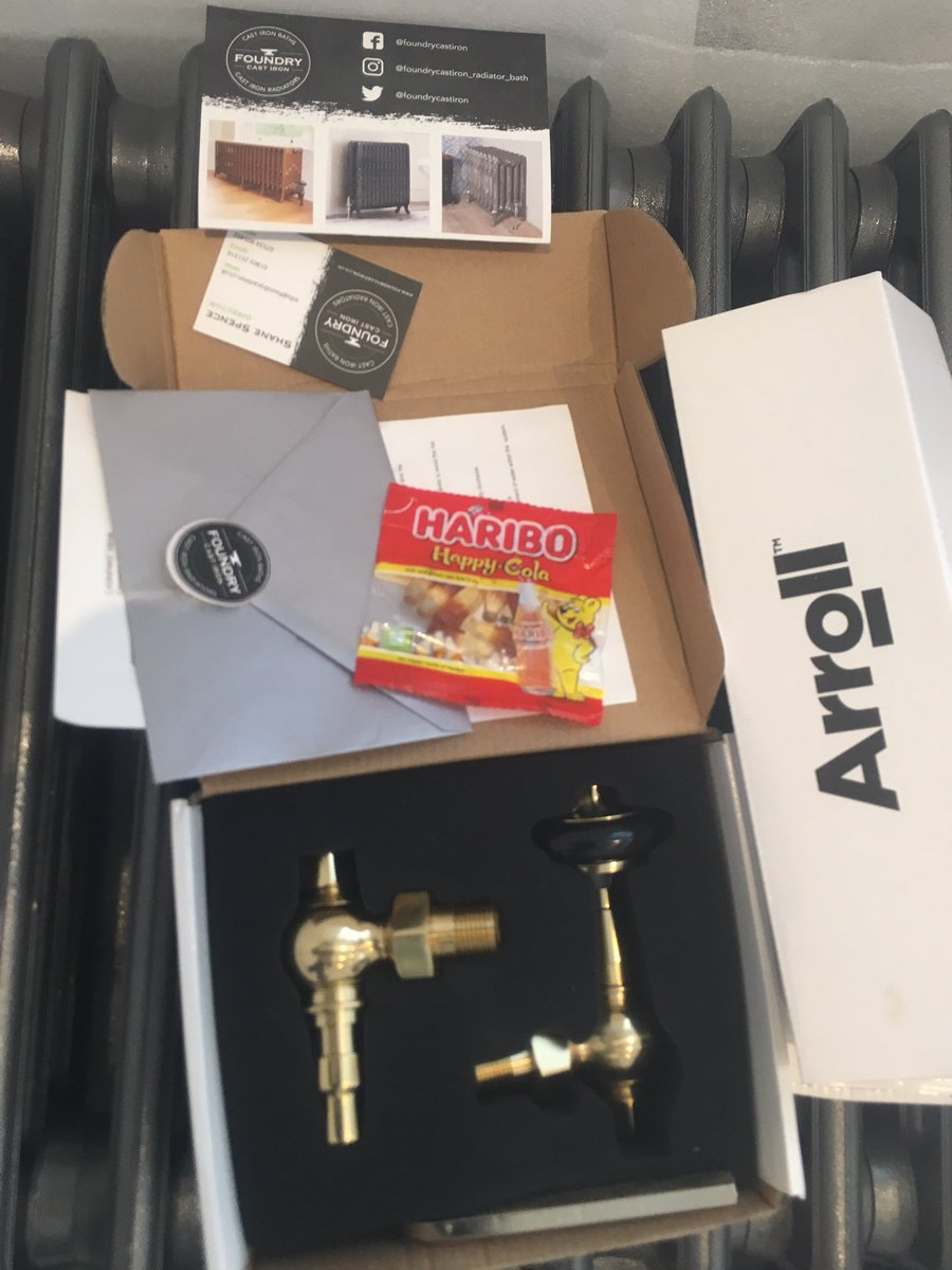 HereToLearnED's tweet photo. Not only has this beauty arrived ahead of schedule, it’s been thoughtfully added with the sweetest of gifts, a pack of ‘Happy’Haribos! Don’t normally do nonEd tweets but I felt compelled. Thanks for the recommendation @ArrollOfficial the @FoundryCastIron guys are ace! 👌 https://t.co/en2VzHZr9Q