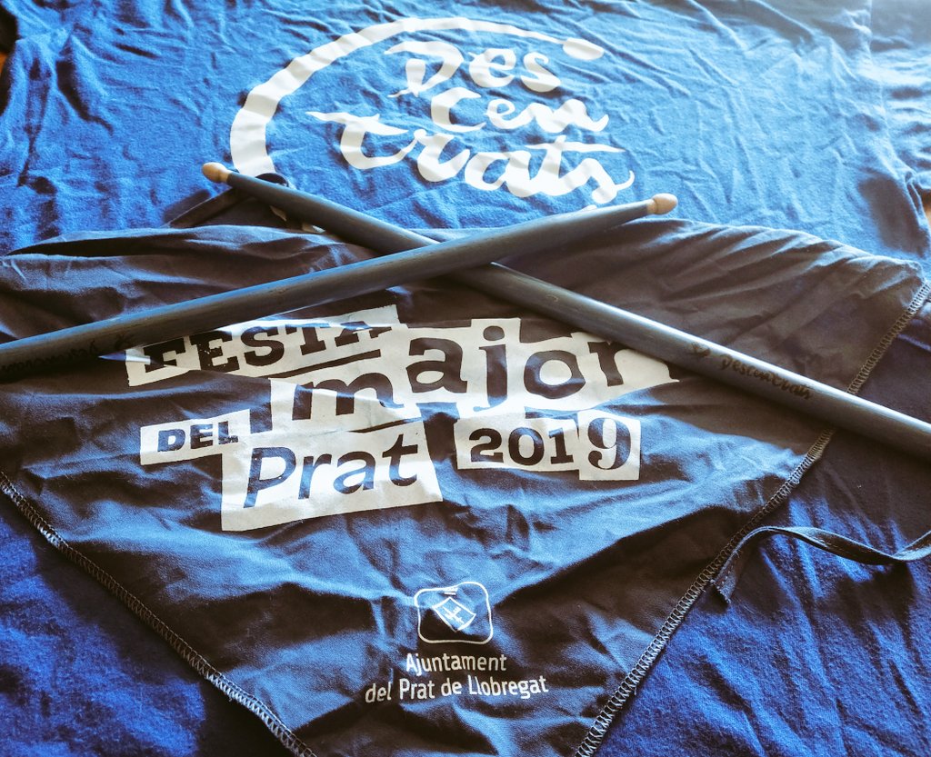 Bon dia de dissabte! Recordeu que avui ens podreu trobar a la plaça de la vila del Prat de Llobregat a les 0.30h participant a la  cercavila noctura de la #fmelprat !!! Are you ready @sonaquetomba @krestatum_ i @jovesprat?!?! 🕺💃👯‍♂️🥁🎶📢

🔵⚫ #descentrats #percu