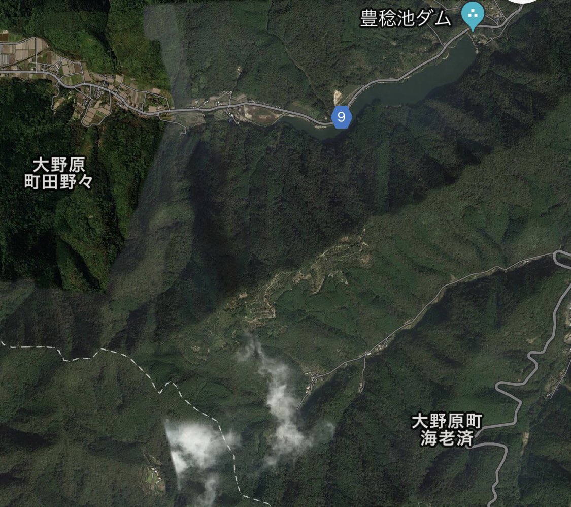 みんなのもみさんぽ A Twitter ポツンと一軒家 愛媛県の東部 香川県との県境に不思議な円形が印象的なポツンと一軒家を発見 T Co N79wsefp6w
