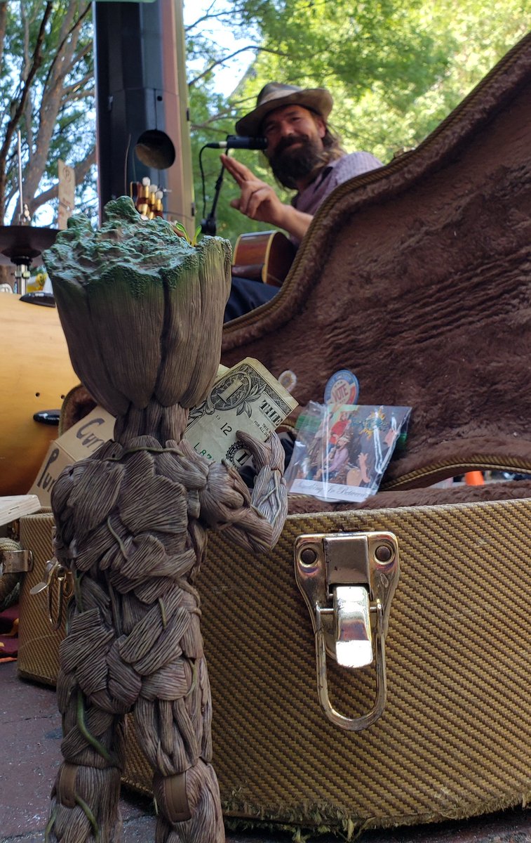MyBabyGroot's tweet image. I am Groot?

#DoYouTakeRequests

#groot #babygroot #iamgroot  #wearegroot #twig #guardians #guardiansofthegalaxy #guardiansofthegalaxyvol2 #avengersinfinitywar #endgame #avengersendgame #avengers #gotg #gotg2 #marvel #disney #stickpic #Nashville #Busking