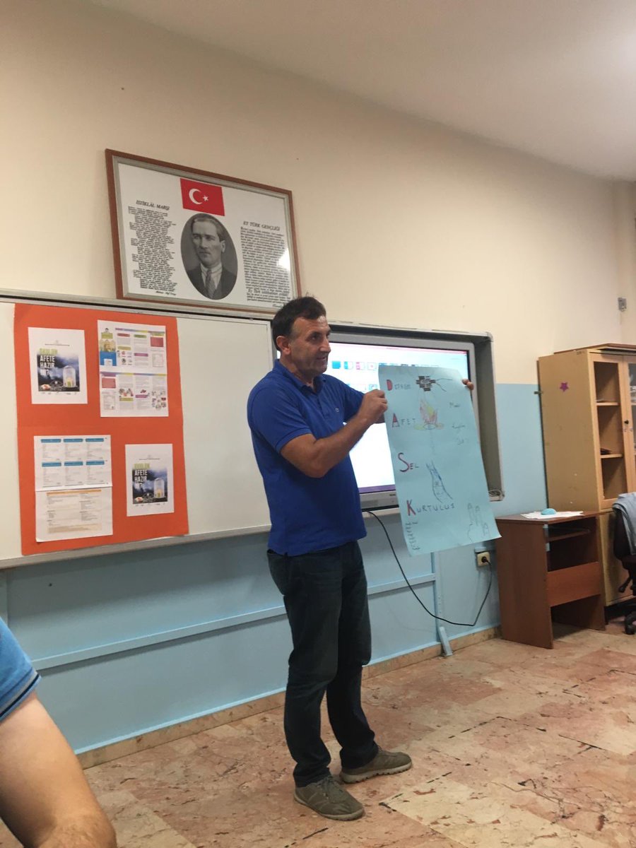 Okul tabanlı afet eğitim seminerine katıldık. <a href="/memleventyazici/">Levent Yazıcı</a>
 <a href="/Mustafa_Eldivan/">Mustafa ELDİVAN</a> @serkangur_ist @19MSTFYLMZ
 @Istanbul_ILMEM <a href="/timurtugral/">Timur TUĞRAL</a> <a href="/ZekineDayolu/">Zekine Dayıoğlu</a> <a href="/izekier53/">İrfan Zeki ER</a> <a href="/s_adiyaman69/">Süleyman ADIYAMAN</a> <a href="/erolcamci5234/">erolcamci52</a> <a href="/Nihataltintas52/">𝕹𝖎𝖍𝖆𝖙 𝕬𝖑𝖙ı𝖓𝖙𝖆ş</a> <a href="/ugurtatli/">Hasan Uğur TATLI</a> <a href="/OzkanBOYACI/">Özkan BOYACI</a> @MeslegimHayatim @meb_ailesi2023 <a href="/girginsinan/">Sinan Girgin</a>