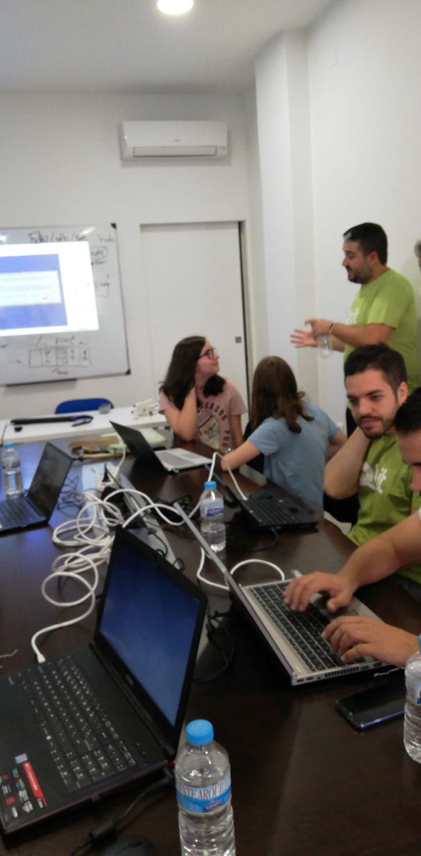 LDAS_loli's tweet image. Participación en la #Installparty, de la jornada celebrada por @qbit_academy en sus instalaciones de Ciudad Real. Gran éxito. Cecilia y Patricia han venido encantadas.
Esperamos muchas más jornadas tan interesantes como esta.
, #Programaciónniños, #Robótica, #Tecnología