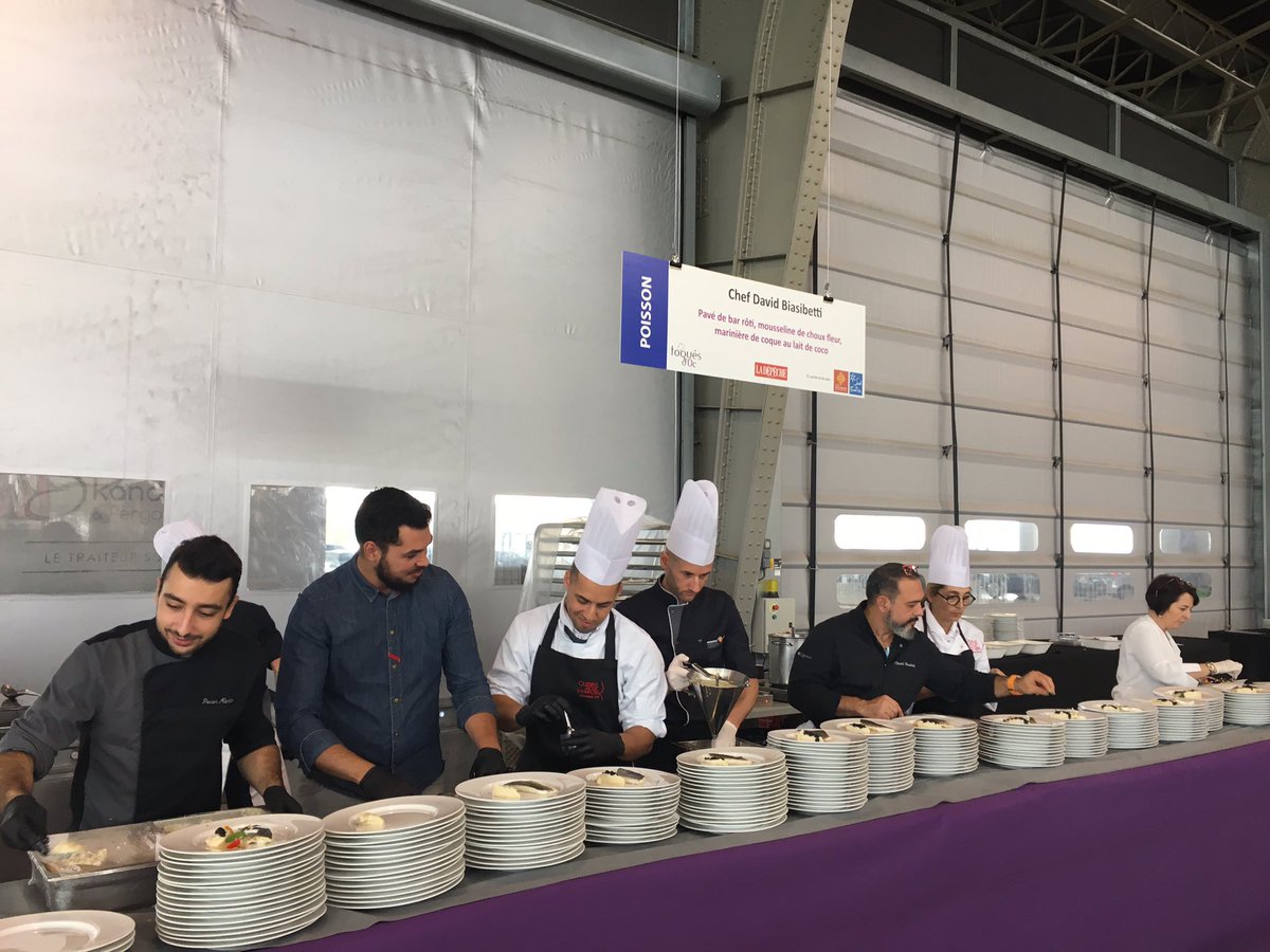 NadiaPellefigue's tweet photo. Quand samedi midi rime avec gastronomie grâce aux chefs et bons produits d’@Occitanie, c’est aux #ToquesDOc !

Près de 1000 convives au sein du cadre exceptionnel du « ventre de #Toulouse ». 

Mettre en avant le travail de ces femmes et ces hommes qui nourrissent l’@Occitanie https://t.co/0lnLYJzY4O