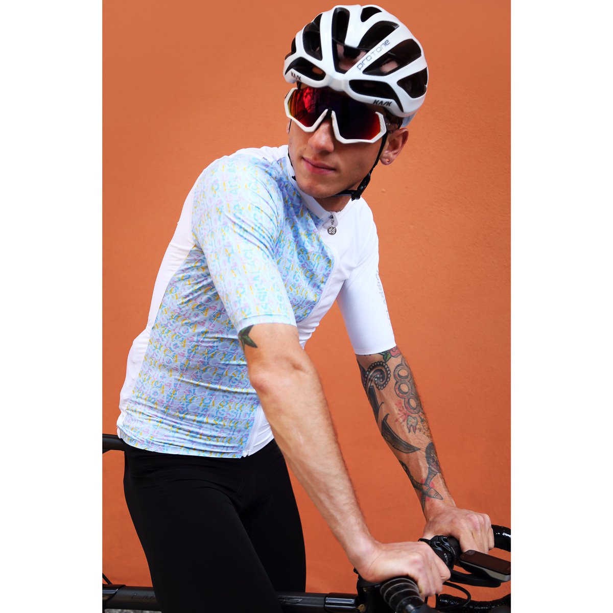 Feel the difference and start riding with Costa Blanca capsule collection for a brand new experience. 
From our labs the finest fabrics for a next level of performance.