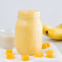 This super creamy mango smoothie is made with just 3 healthy ingredients, ready in less than 5 minutes, and the most delicious breakfast smoothie. simpleveganblog.com/mango-smoothie… #vegan #breakfast #mango #drink #simpleveganblog