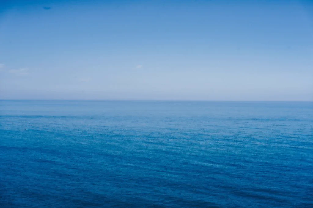 海をそのままグラスに注いだソーダみたいで綺麗・・・