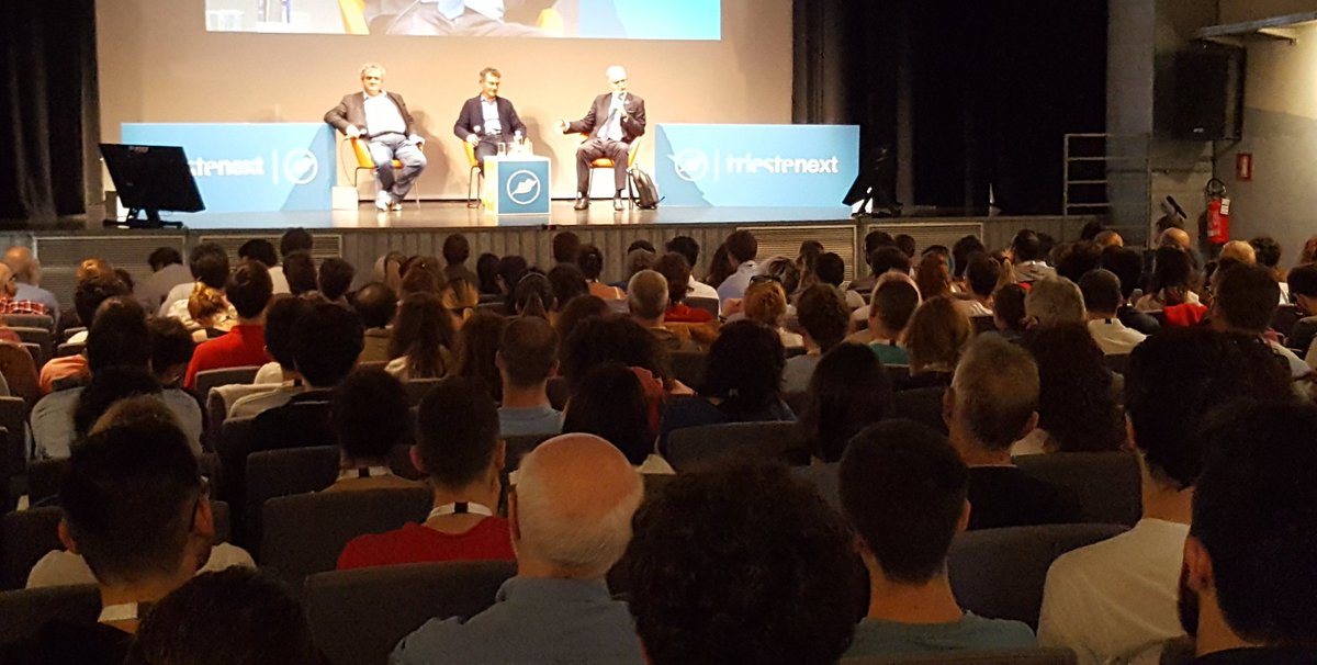 Intelligenza artificiale o intelligenza aumentata? Ne parlano  <a href="/TriesteNext/">Trieste Next</a> @Mauf55, <a href="/alevitale/">Alessandro Vitale</a> e Fabrizio Renzi #AI