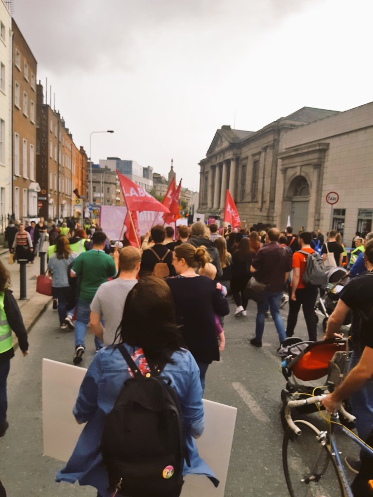 Ar ais ar na sráideanna a chairde 💪 #tá 
Ná fágaimis éinne inár ndiaidh, go leor fós le déanamh anseo, lenár gcairde ó thuaidh <a href="/All4Choice/">Alliance For Choice</a> agus ar fud na cruinne. #gaeilarsonrogha