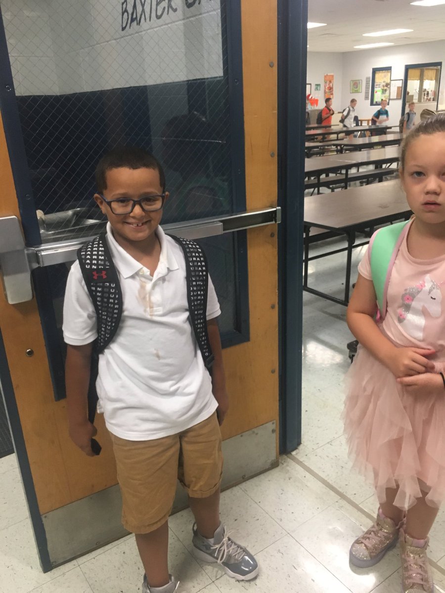 michellesimps0n's tweet photo. I love catching one of my students being kind, especially when they don’t think anyone is watching. That’s the best! ⁦@CoxsCreekElem⁩ #CCISCOURTEOUS #NATIONALCOURTESYMONTH https://t.co/Xbii2RXFSH
