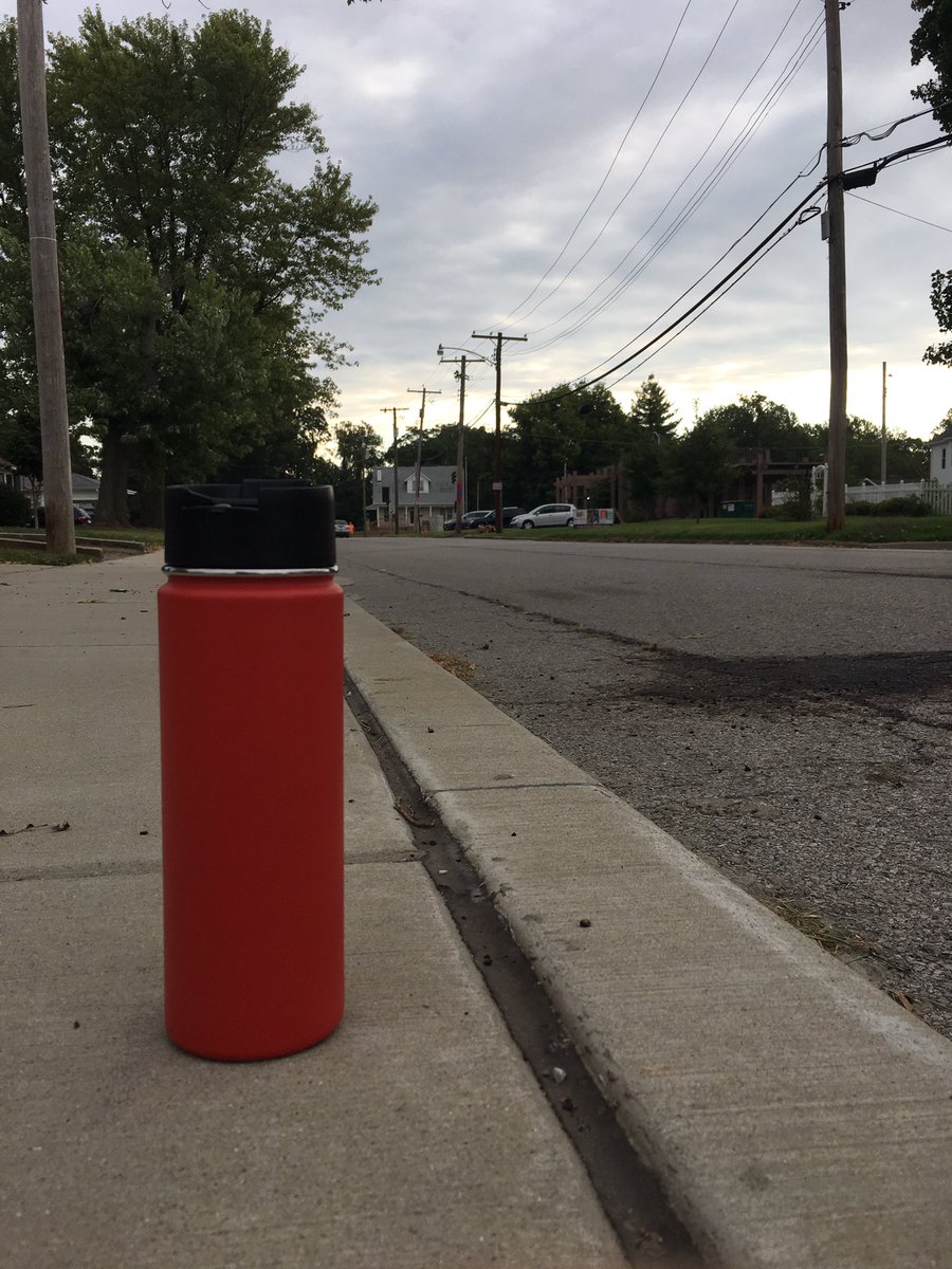 whole_runners's tweet photo. Trying to take an artistic picture of coffee and marathon spectating ππ
Think @hydroflask would be more likely to hire us if Iβd gotten the logo in the pic ππ€¦ββοΈ
#clearlynotanad https://t.co/IWe4ejz6sQ