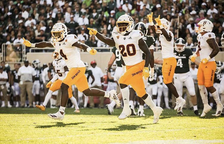 GDSportsLLC's tweet photo. @lmillertime4 
Running into the weekend like....! 🏃 
_
2-0 +3 units in college football plays. We have a full line up of plays today. Don’t miss another weekend of GDS wins! 
_
Penn State -6.5 (1 unit)✅
Arizona State +5 (2 units)✅ https://t.co/V2kSoPPXgY