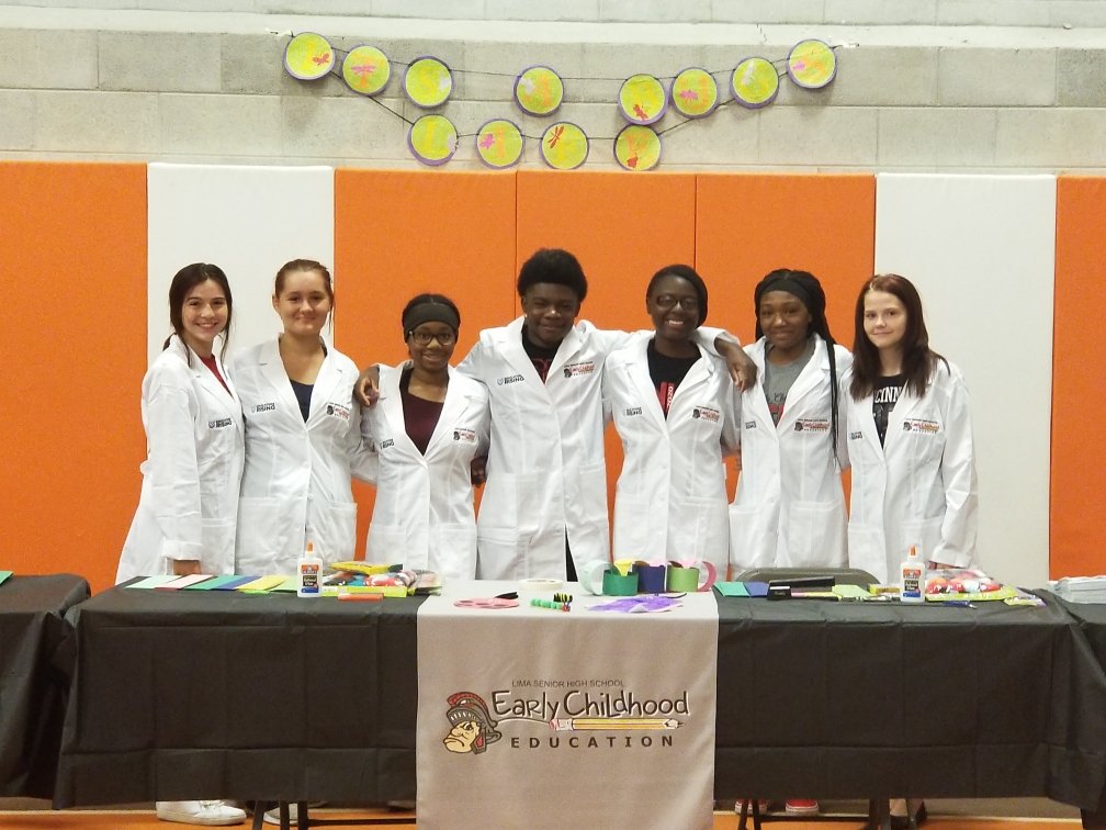 jeff_shoemaker's tweet photo. Stop in and see us at the STEM fair at Bowling Green State University! "It's a bugs life" Lsh Early Childhood Seniors!! @LimaCitySchools @LSHEarlyChildEd @LimaSeniorHS @bgsu #STEMeducation #EarlyChildhoodEdu #CTEducation https://t.co/2efbKt9pzz