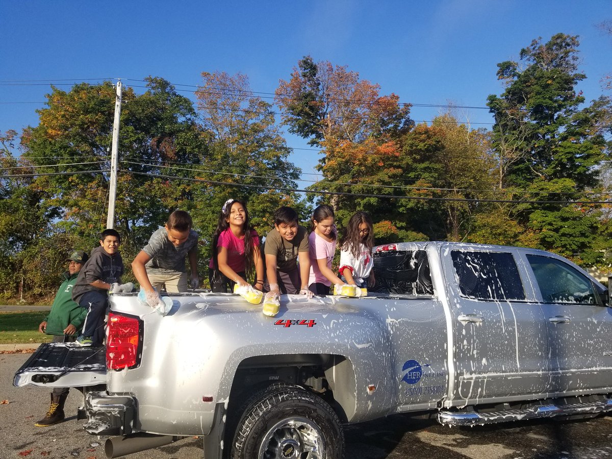 CV starr car wash fun!!!! Thanks families. <a href="/brewsterschools/">Brewster Central School District</a> <a href="/MrsAndriello/">BCSD AssistSupCIA</a>