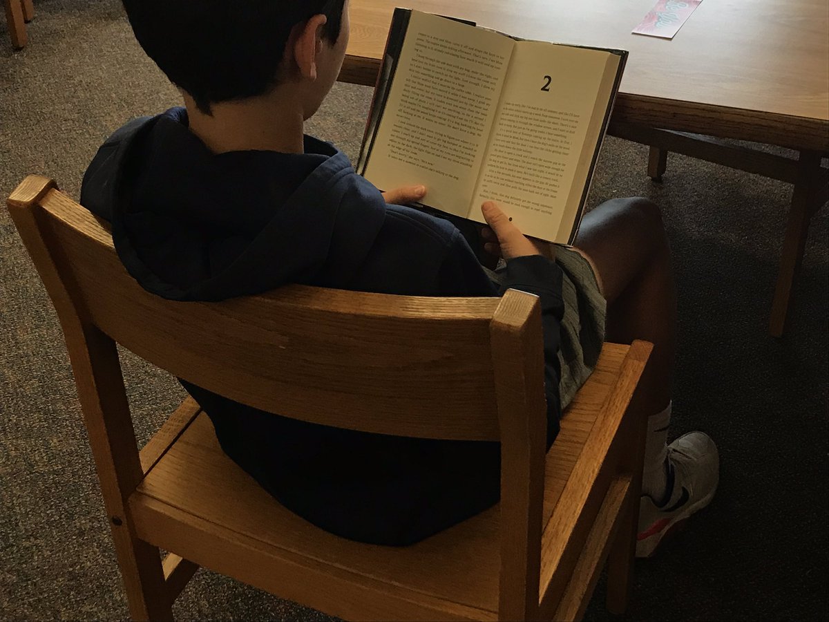 MrHladio's tweet photo. Our first SSR/Outside Reading Day was a success! #leboproud #weareJMS @library_jms @jmsmtlsd https://t.co/13i14u64oD