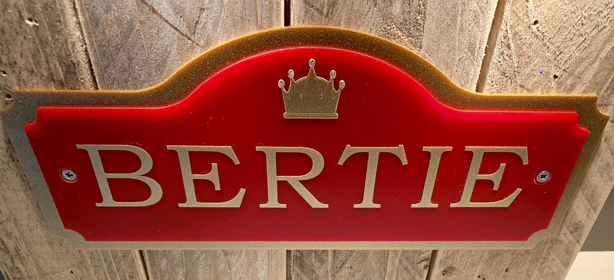 P22NOO's tweet photo. Individually Designed Stable Plaques tailored to your spec, £28.00 inc shipping to main land U.K. #horsepower #stables #FarmLife #equestrian #eventinghour #horselover #TopHorseTweets https://t.co/6bmQ9tix86