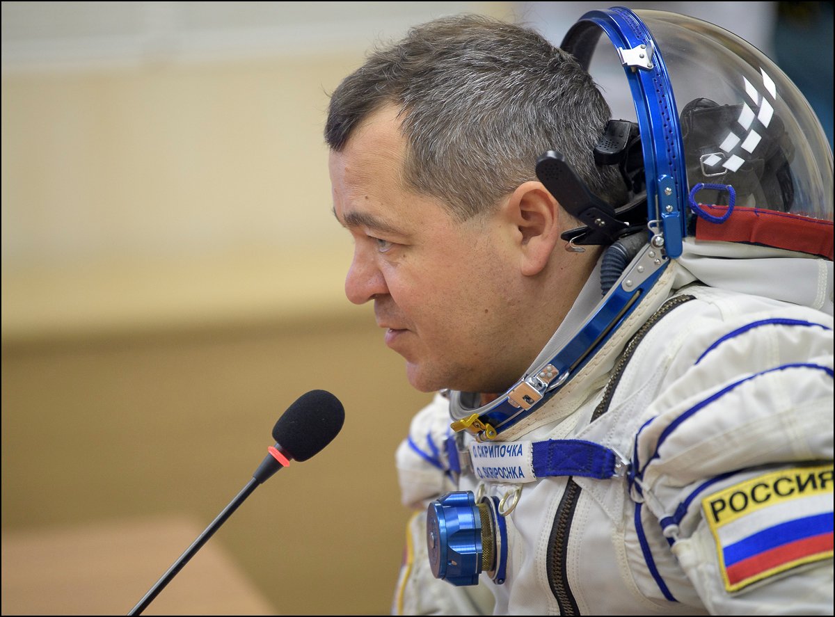nasahqphoto's tweet photo. Additional images from prelaunch and launch of @Astro_Jessica, Oleg Skripochka and @astro_hazzaa are posted! #Expedition61 #Expedition62 Take a look at them all! 🚀 https://t.co/iL45JzMKg0 https://t.co/lpP62ht8Yd