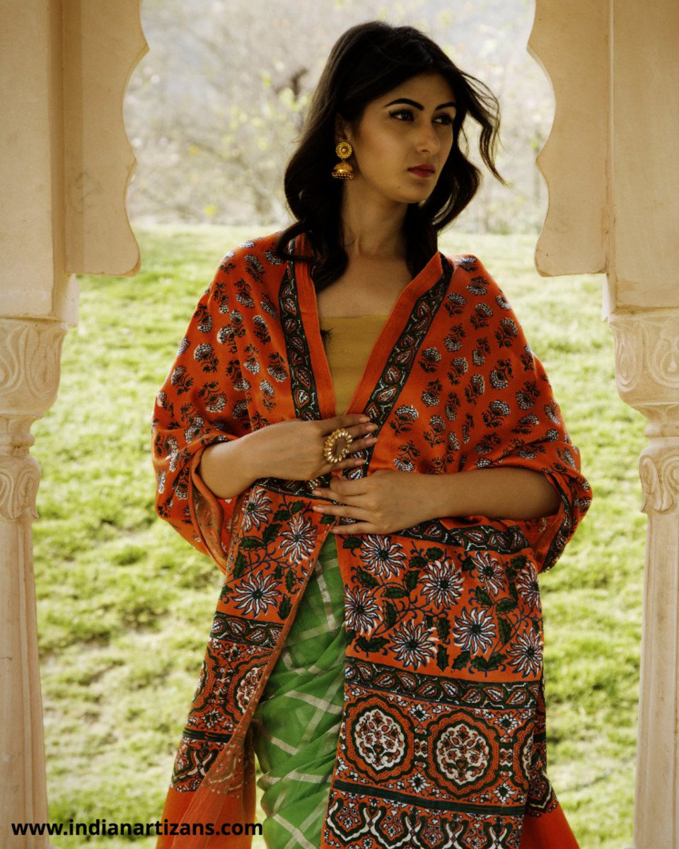 IArtizans's tweet photo. NAVRATRI SHOPPING | MASHRU STOLE |INDIAN ARTIZANS

Bright orange #mashru #stole for #Navratri

PRICE ₹ 2000/- DM to BUY NOW. https://t.co/ZZkOnsGFFz