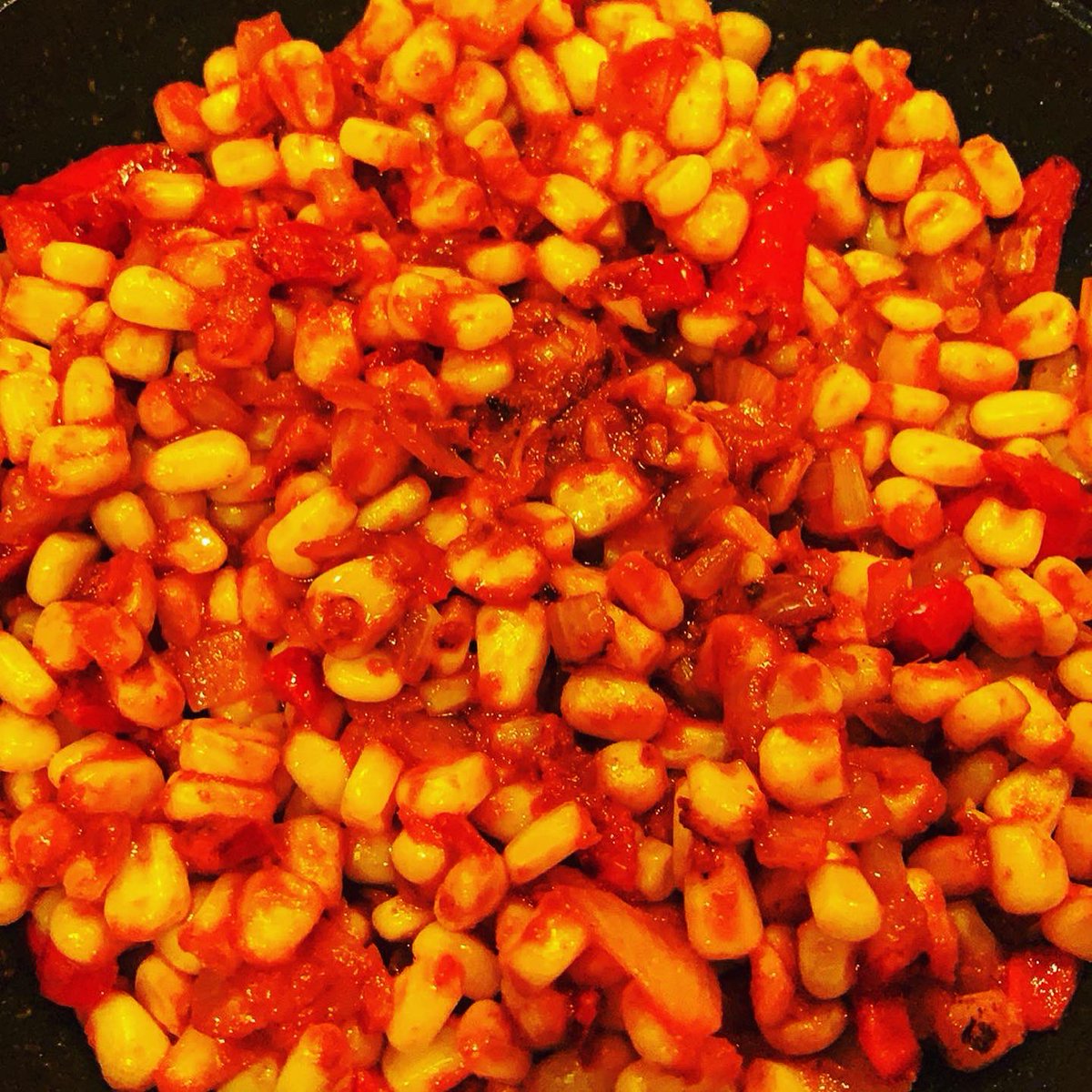 kitchnwtchngirl's tweet photo. Red Hot Sweetcorn Bhaji 👉 Red Hot Sweetcorn sautéed #loveforfood😘 #sweetcorn #spicyfood #colorfulplate #yummyfood #delicious😋 #whatsonmyplate #foodfortheeyes #homemade #cookedwithlove #cantwaittoeat #healthyrecipes #sogoodfood #chillilove #chillilovers #simplecooking https://t.co/vRzsJofWvt