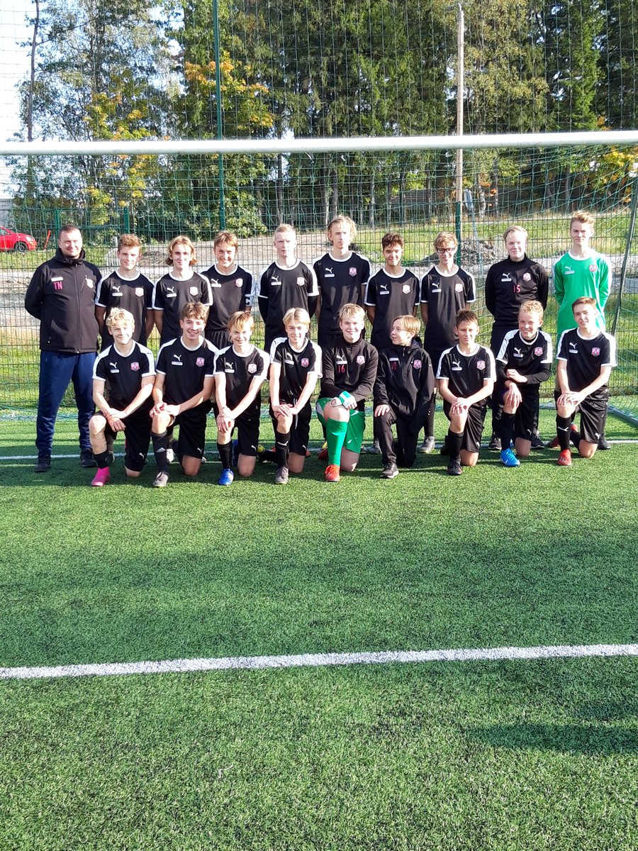 FC Kirkkonummi04 vs FCKuusysi 3-2 (0-0). Tänään pelasimme viimeisen kotisarjapelin Masalassa tällä hienolla pitkään yhdessä olleella ryhmällä. Ensi kaudella jatketaan B junioreissa sitä ennen vielä yksi sarjapeli ja turnaus Italiassa.