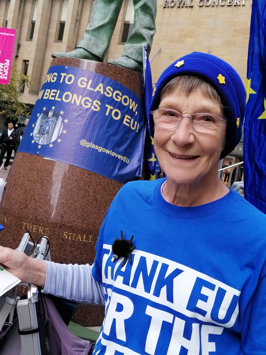 Look who's here! @GlasgowlovesEu's own '#LadyHale'
#GetBrexitGone
#StopBrexit
#spiderbrooch