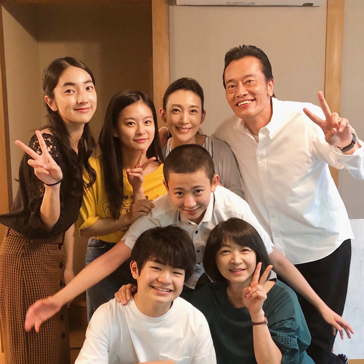 アンプレ Auf Twitter 土曜日ということで 最後に それぞれの断崖 ありえない集合写真を 皆さま ドロドロなドラマを最後まで観てくださりありがとうございました 田中美里 のinstagram T Co Luj8oc9pho それぞれの断崖 遠藤憲一 田中美佐子 清水 アンプレ Auf Twitter 土曜日ということで 最後に それぞれの断崖 ありえない集合写真を 皆さま ドロドロなドラマを最後まで観てくださりありがとうございました 田中美里 のinstagram T Co Luj8oc9pho それぞれの断崖 遠藤憲一 田中美佐子 清水