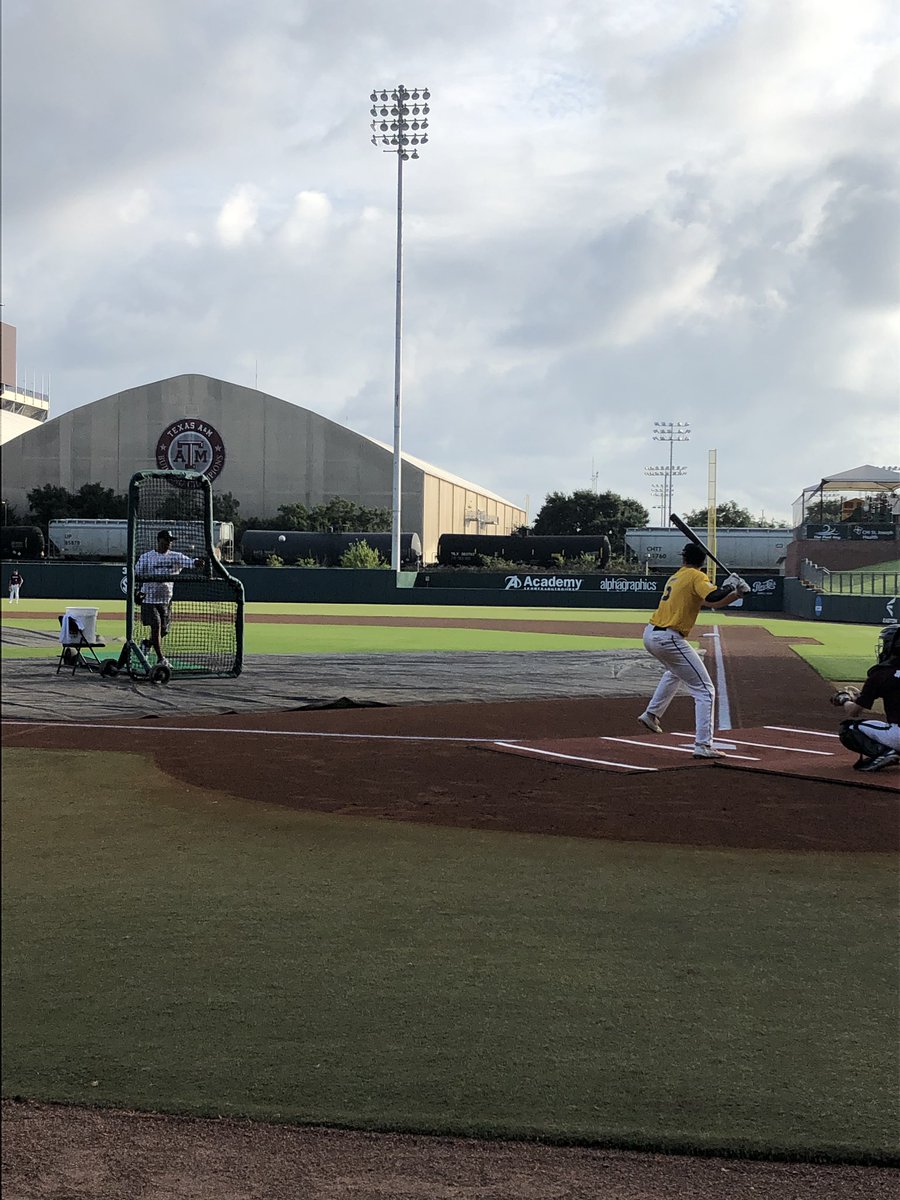 PGShowcases's tweet photo. 2019 South Top Prospect Games at Texas A&amp;M is underway with BP and our first train sighting #choochoo https://t.co/m2lDXsvkzm