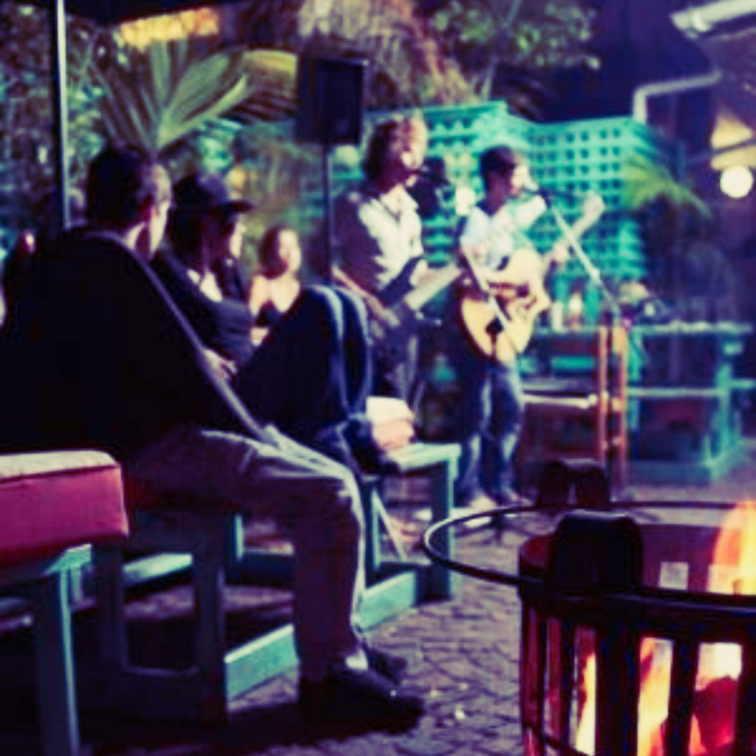 Hazy nights under the stars... Sitting by an outdoor fire and listening to some of South Africa's local musical talent. Chilled out fun! #pangeatrails #rockingtheroute #travelyoung #rocktheroute #feelourfreedom