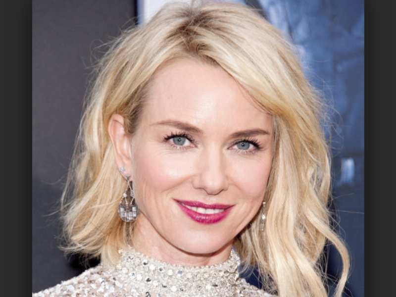 Happy Birthday to Naomi Watts who turns 51 today! 