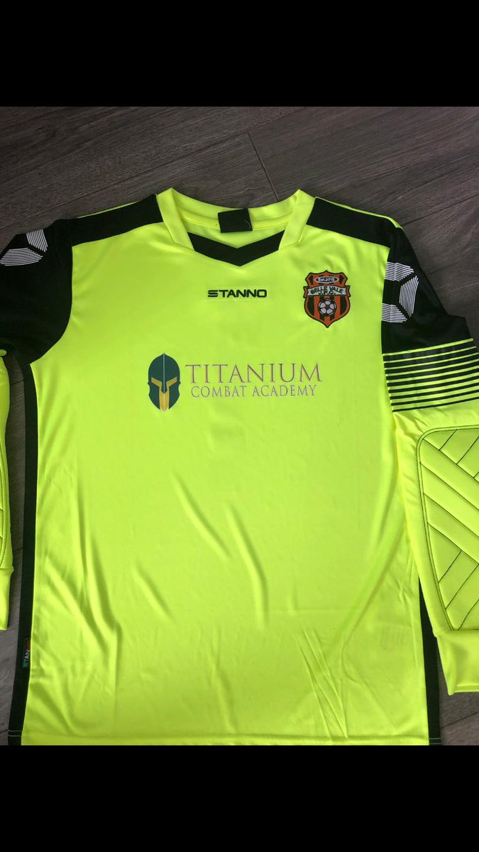 Can’t wait to see the boys play 2moro in there new kit looks boss a massive thank you to @gavintitaniummma @TitaniumMMA for sponsoring the boys 👌all give them a follow for all the different class times they have to offer. #FOOTBALL#MMA#BELLEVALE      #TITANIUM ⚽️👊🏼👊🏼⚽️