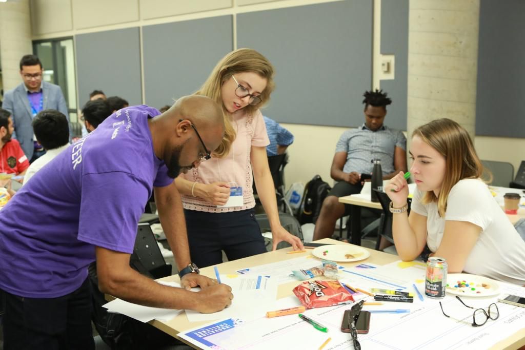 Innovationchal3's tweet image. Day 2 of the Innovation Challenge is in full force! Students are heads down working to finish before pitches start!! 
Let’s see what great ideas our students come up with! 

#InnovationChallengeHFX #solvingrealproblems #futureofwork #networkingwithleaders 
📷 @LumiStudiosHFX
