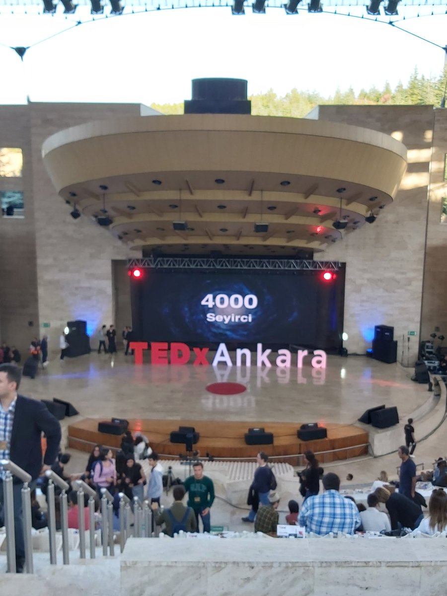 TokluTuba's tweet photo. #TEDxAnkara için dakikalar kaldı.
#BilkentOdeon @TEDx_Ankara Şimdiden emeklerinize sağlık @canserdarcom
Kartlar ahşap malzemeden 👍
Yerim tam sahne karşısında 👍
Sahnenin önünden #Backstage temalı 12 #TED konuşması dinlemek için hazırım.. https://t.co/qzqHkPQLlf