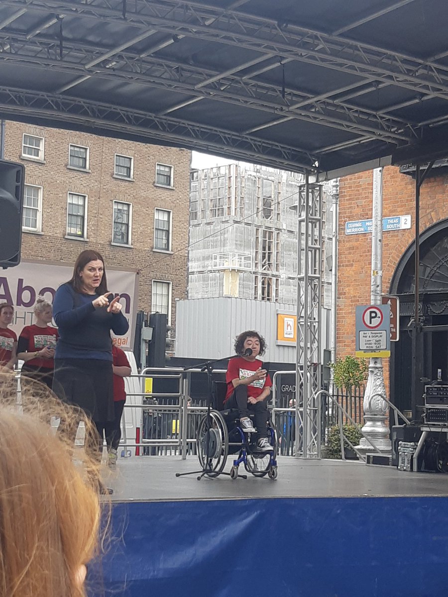 "Deaf pregnant people cannot access the #MyOptions helpline" ag smaoineamh ar ár gcairde sa phobal bodhar ar son rogha, <a href="/MichealKelliher/">Micheál Kelliher</a> agus <a href="/PWDTogether4Yes/">People with Disabilities Together for Yes</a> ✊ #MarchForChoice