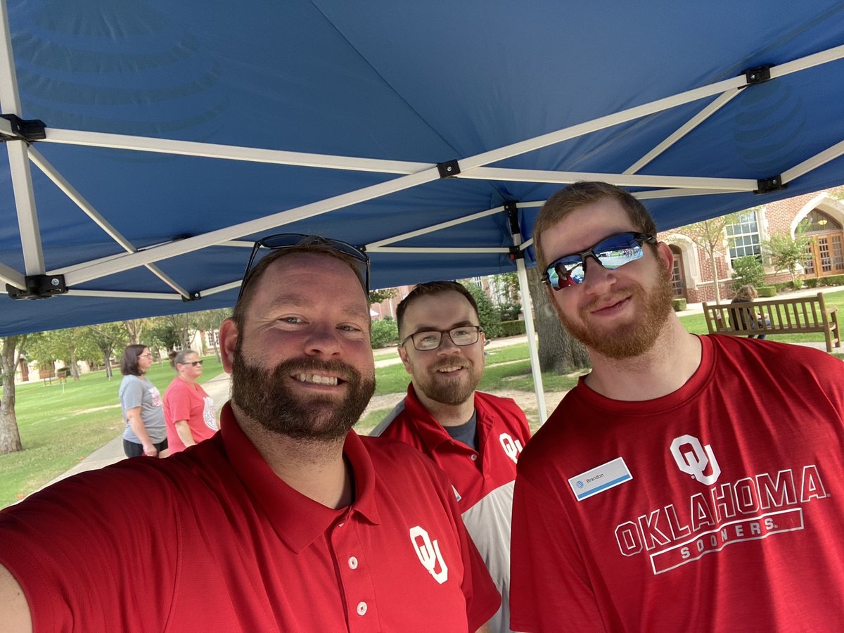 Representing @okla_phillips at OU vs Texas Tech @melissastroder BOOMER!!