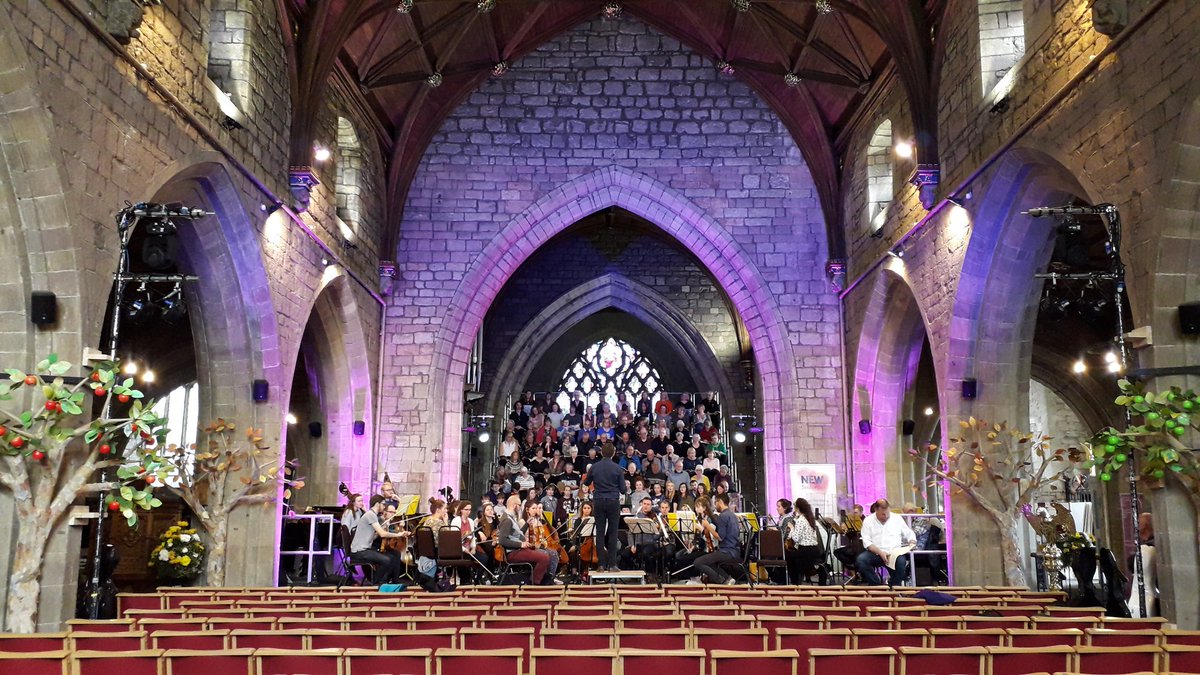 Tutti rehearsal! @WNOtweet #WNOcommchorus #WNOyouthopera @KanaNorthWales @SamSamhay @rhodrijtenor #RolandWood @NEWSinfonia @RobGuyConductor all sounding awesome at @nwimf @StAsaphCath 👏🏼🎶 #CarminaCreation