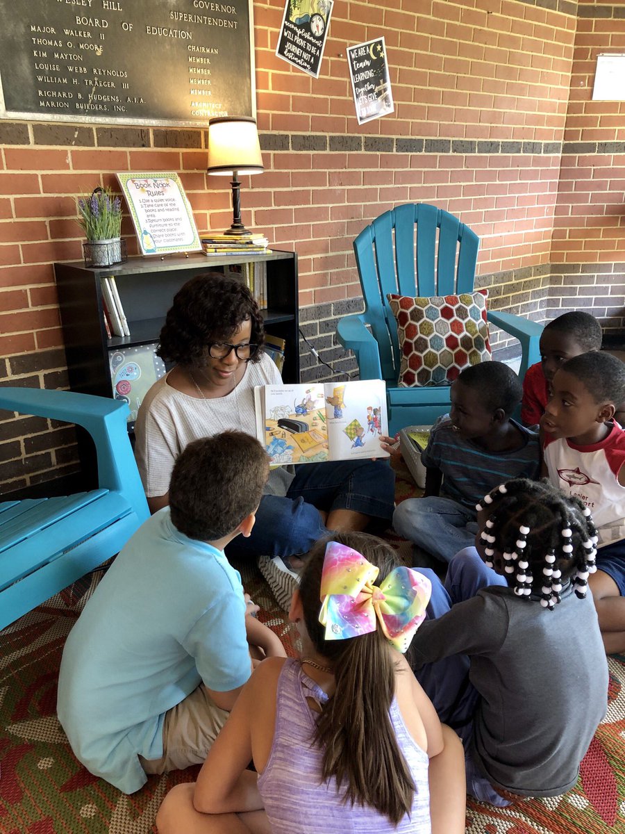 tflewis's tweet photo. Book Nook Time With The Principal!! Finding time to connect with them is a top priority. #teamwestside #inspiringleaders https://t.co/W7tmd586Ay