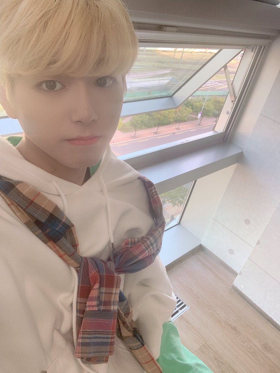 maroo_ent's tweet photo. [#TEENTEEN]

9월 28일 #틴틴 다이어리-1📝

상큼한 틴틴이들 #쇼음악중심 셀카로 여러분들 모두 행복해지세요💞

#이���우 #이우진 #이태승
#VERY_ON_TOP https://t.co/L82GfjO8Tp