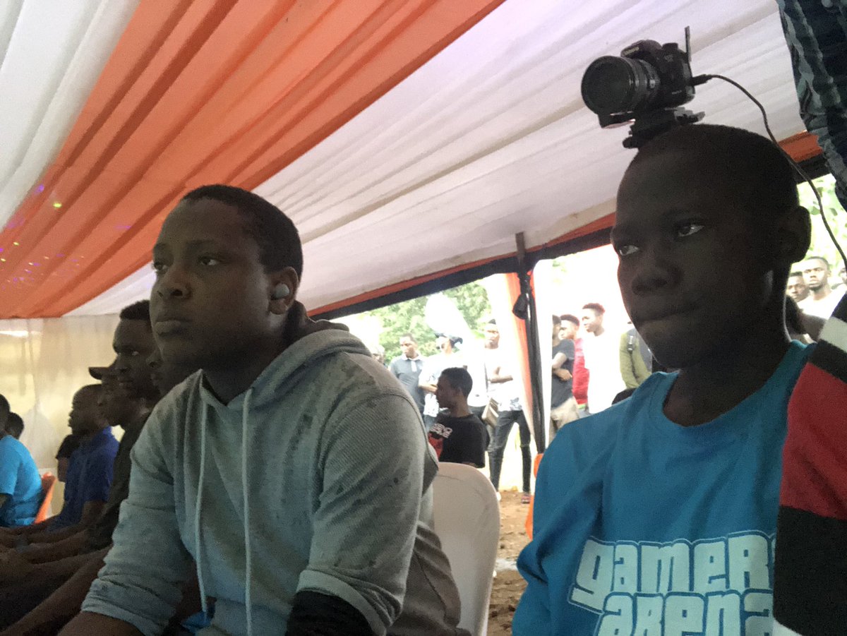 KratosGaming8's tweet photo. Let’s introduce Elijah (in blue) Just 13 years. We bet you 100000 UGX you can’t beat him at Fifa. Want to bet? @kihumuroruben @EnzamaKenan @komacollections @EASPORTSFIFA @Kurt0411Fifa Tag your challenger @AceProGaming_Ke @BlazegamingPh @NiPGaming @OnionGamers @ntendekenneth https://t.co/44T8koRi5k