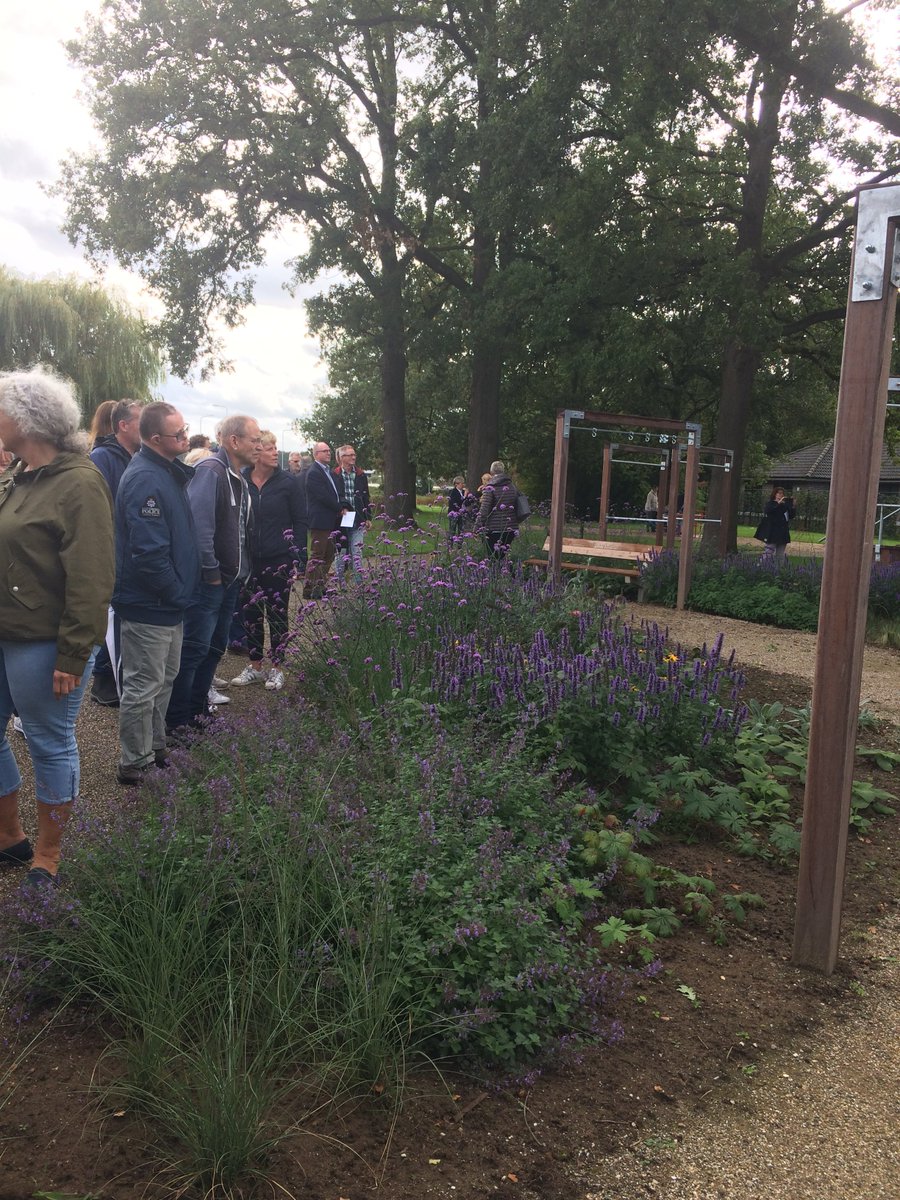 joopwikkerink's tweet image. Zojuist bij de opening van de #beweegtuin #Slaadreef #Estinea. Fantastisch resultaat. Oproep aan alle opa's en oma's: ga daar een keertje kijken met je kleinkinderen!
