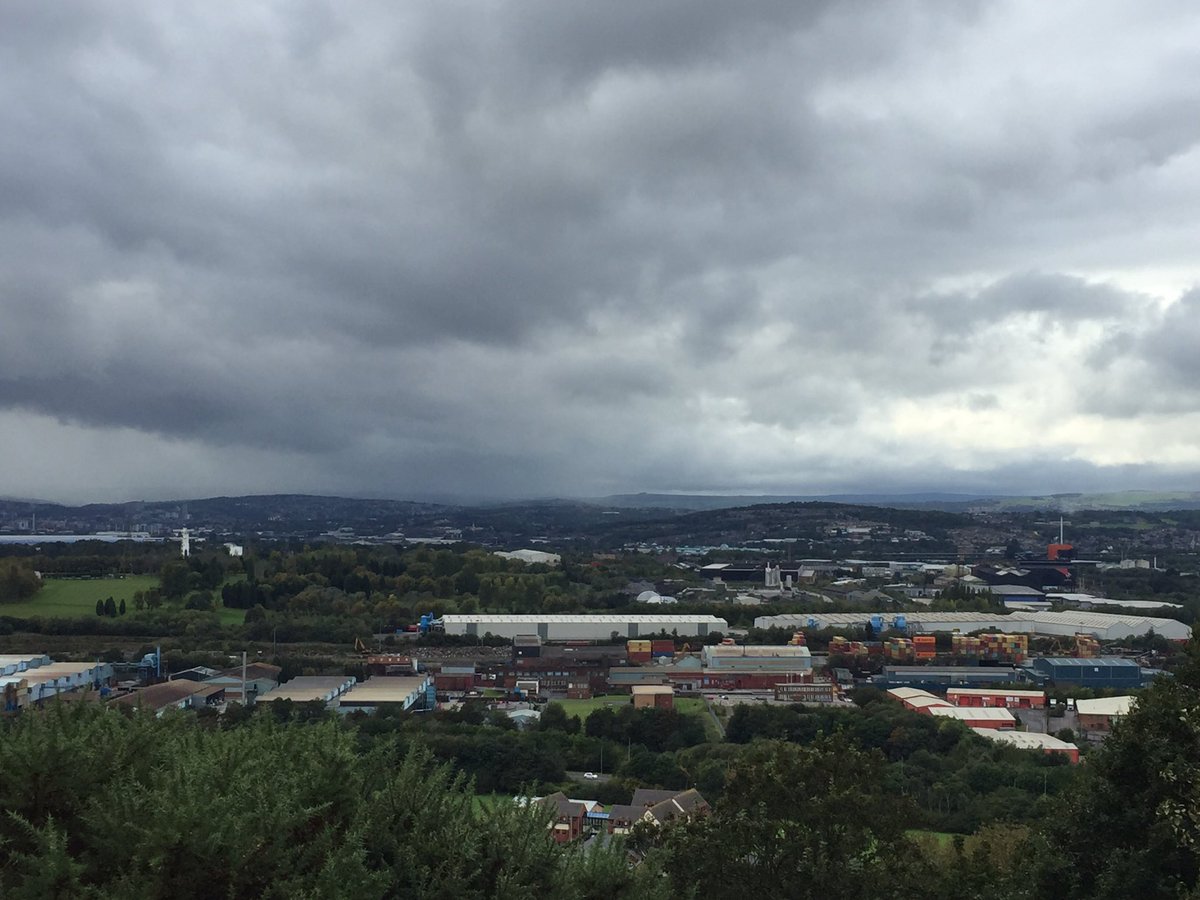 Stewart_D_C's tweet image. That glowering cloud coming over the Pennines suggests this evening’s outdoor performance of Richard III is gonna be a wet one! 👑👑👑 ☔️