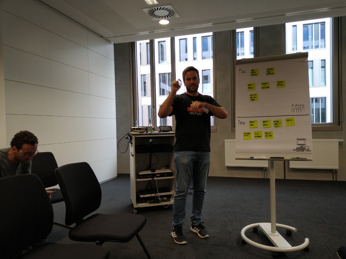 DevGhp's tweet photo. Remote working in teams #scdf19 @SCC_at_DATEV https://t.co/eX4SpEIAsZ