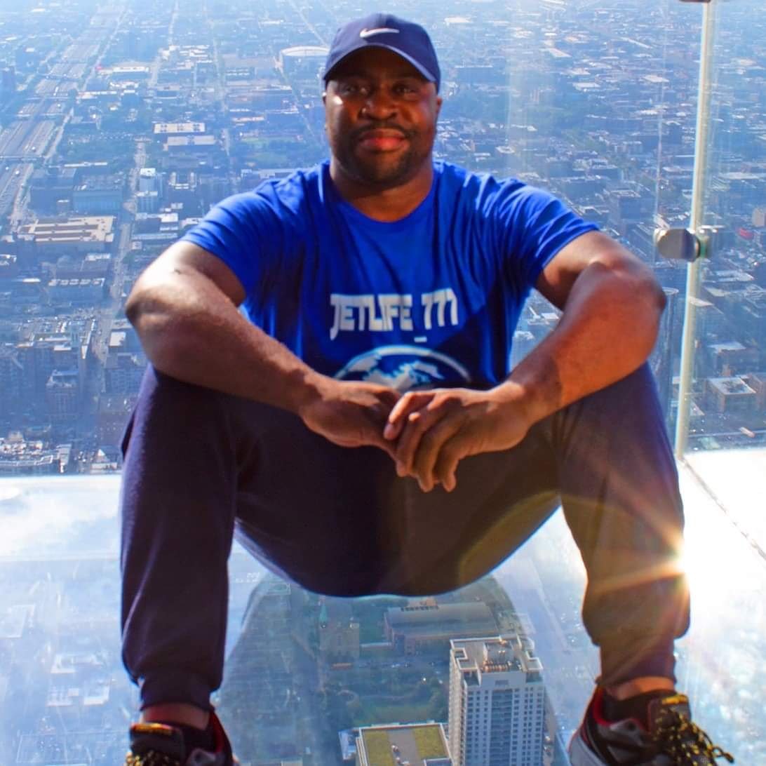 Sitting on the skydeck at the Willis Tower in Chicago Illinois. This was a surreal experience. #jetlife_777 #chicago #willistower #lifeinthesky