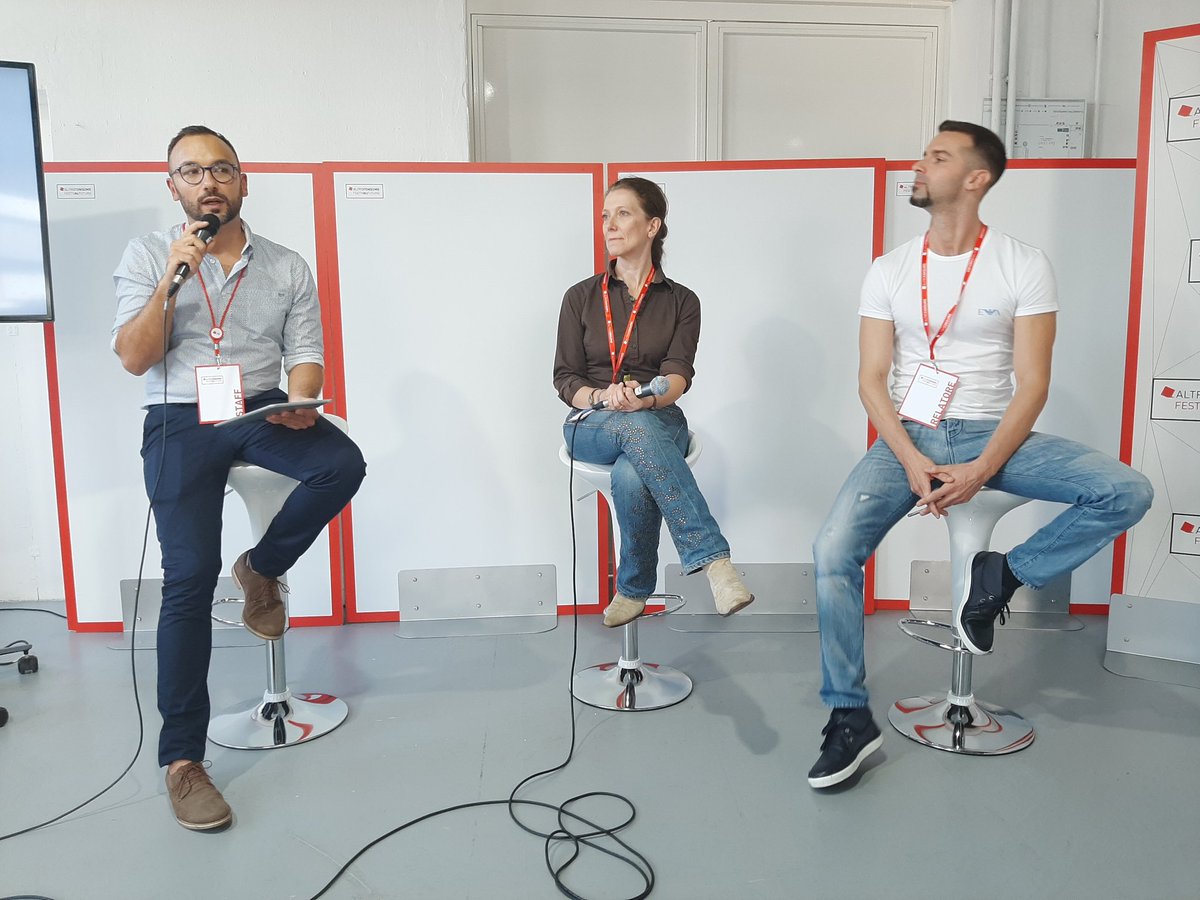 "Il fabbisogno di proteine di uno sportivo fa parte di un regime dietetico che dev'essere accuratamente studiato e personalizzato, non può essere improvvisato."
<a href="/ElenaDogliotti/">Elena Dogliotti</a> <a href="/andreavarri/">Andrea Varri</a> e <a href="/RobUsai/">Roberto Usai</a> al workshop "Troppa carne al fuoco". #FestivalFuturo