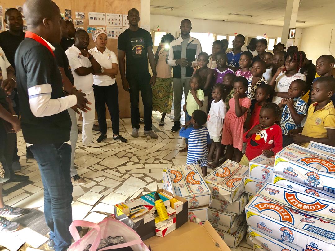Moment magic avec les enfants de  l'orphelinat EL JIRET